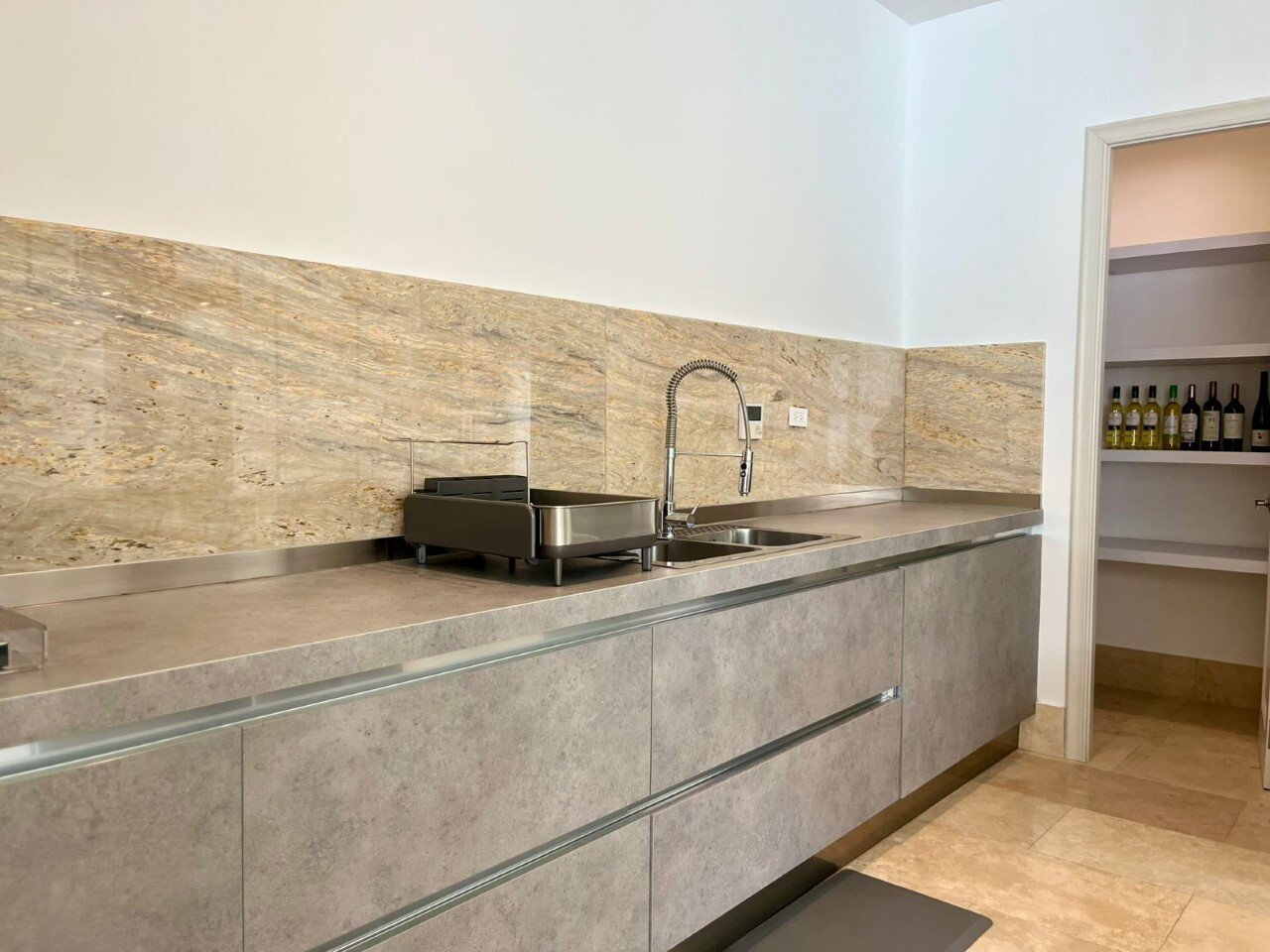 Two-Story Family Residence in Santa Maria - Gallery image 17