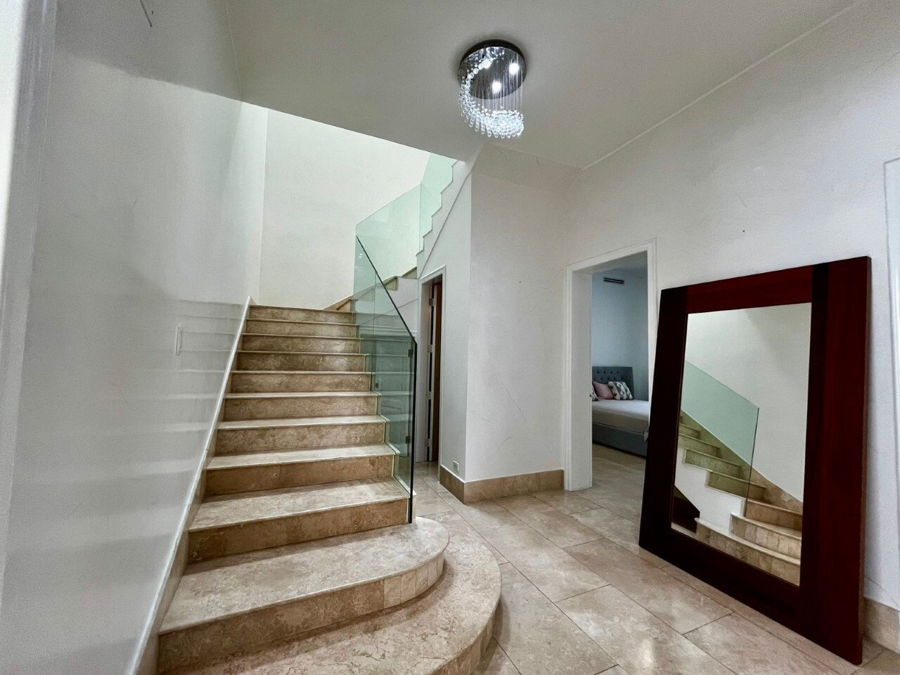 Two-Story Family Residence in Santa Maria - Gallery image 27