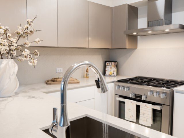 The Palms Beach Resort Apartment, Ocean Reef Islands - Gallery image 2