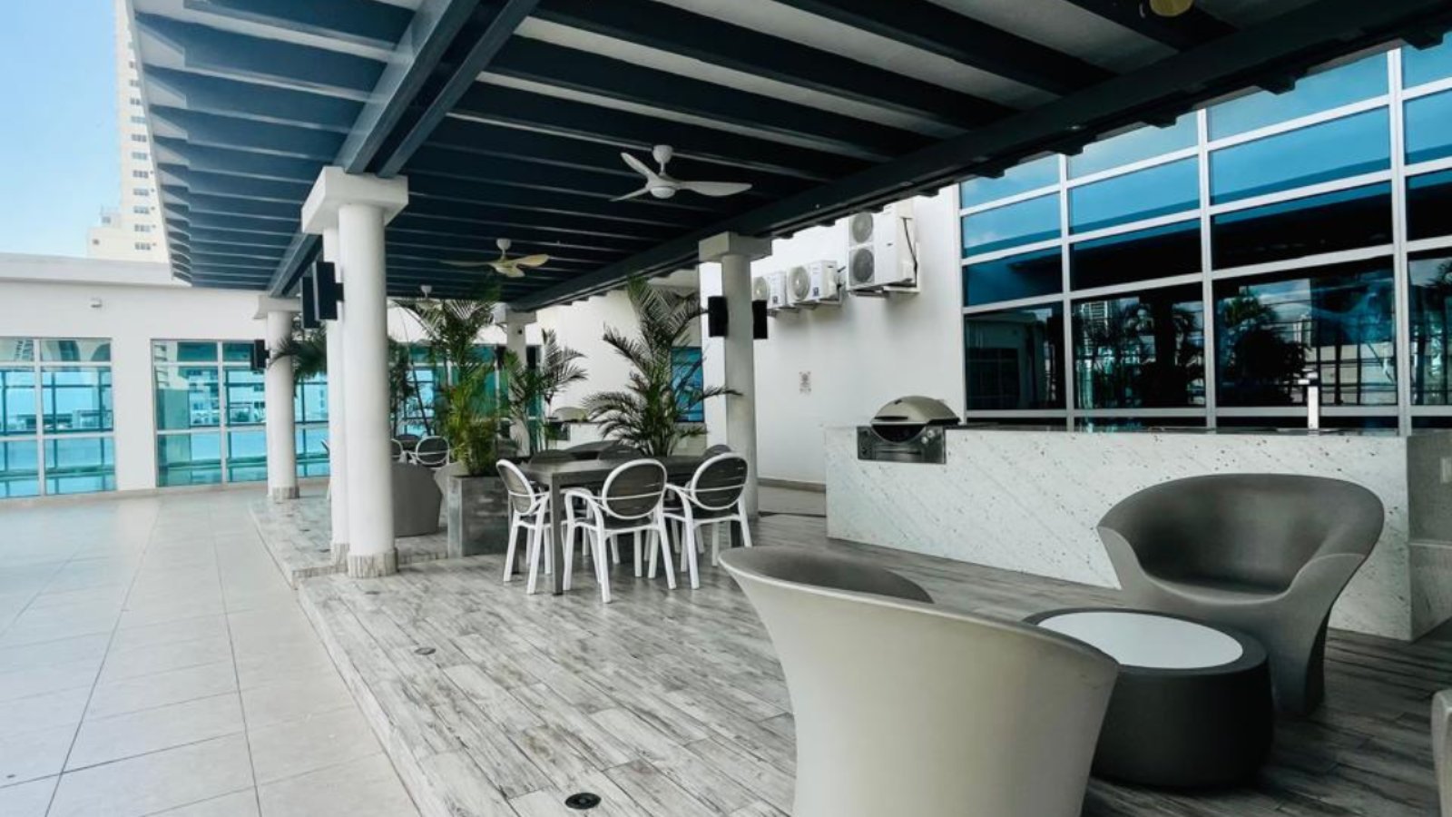 Seascape Beachfront Flat at Ocean Reef Islands - Gallery image 10