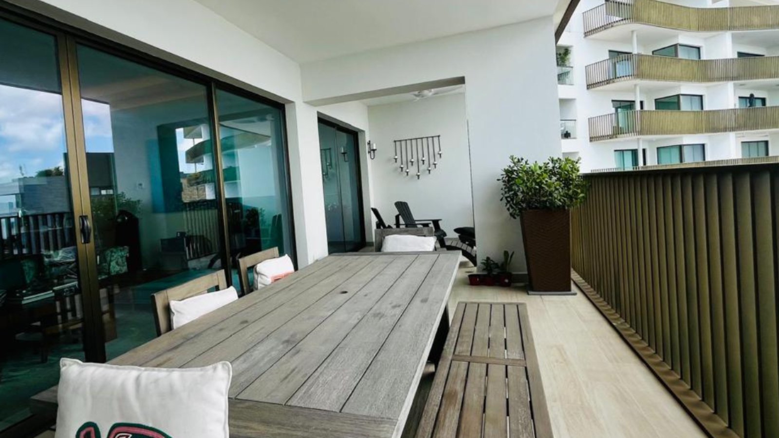 Seascape Beachfront Flat at Ocean Reef Islands - Gallery image 14
