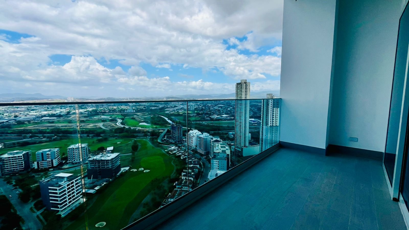 PH IVY Penthouse with Golf Views, Santa Maria - Gallery image 4
