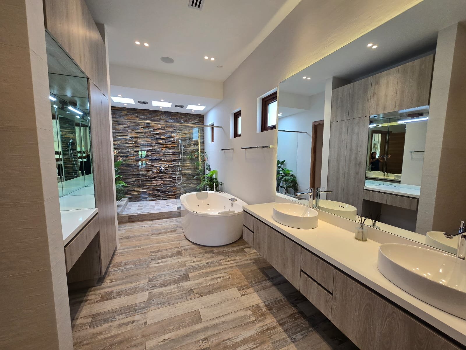 Balmoral Villa with Solar Power, Costa del Este - Gallery image 31