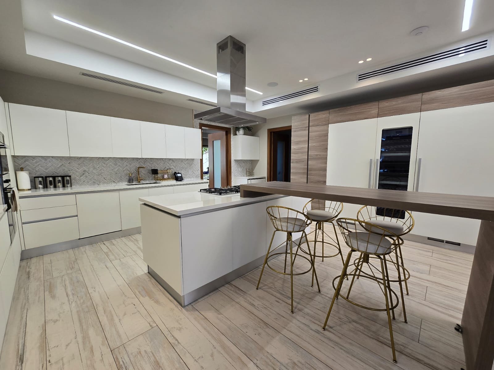 Balmoral Villa with Solar Power, Costa del Este - Gallery image 35