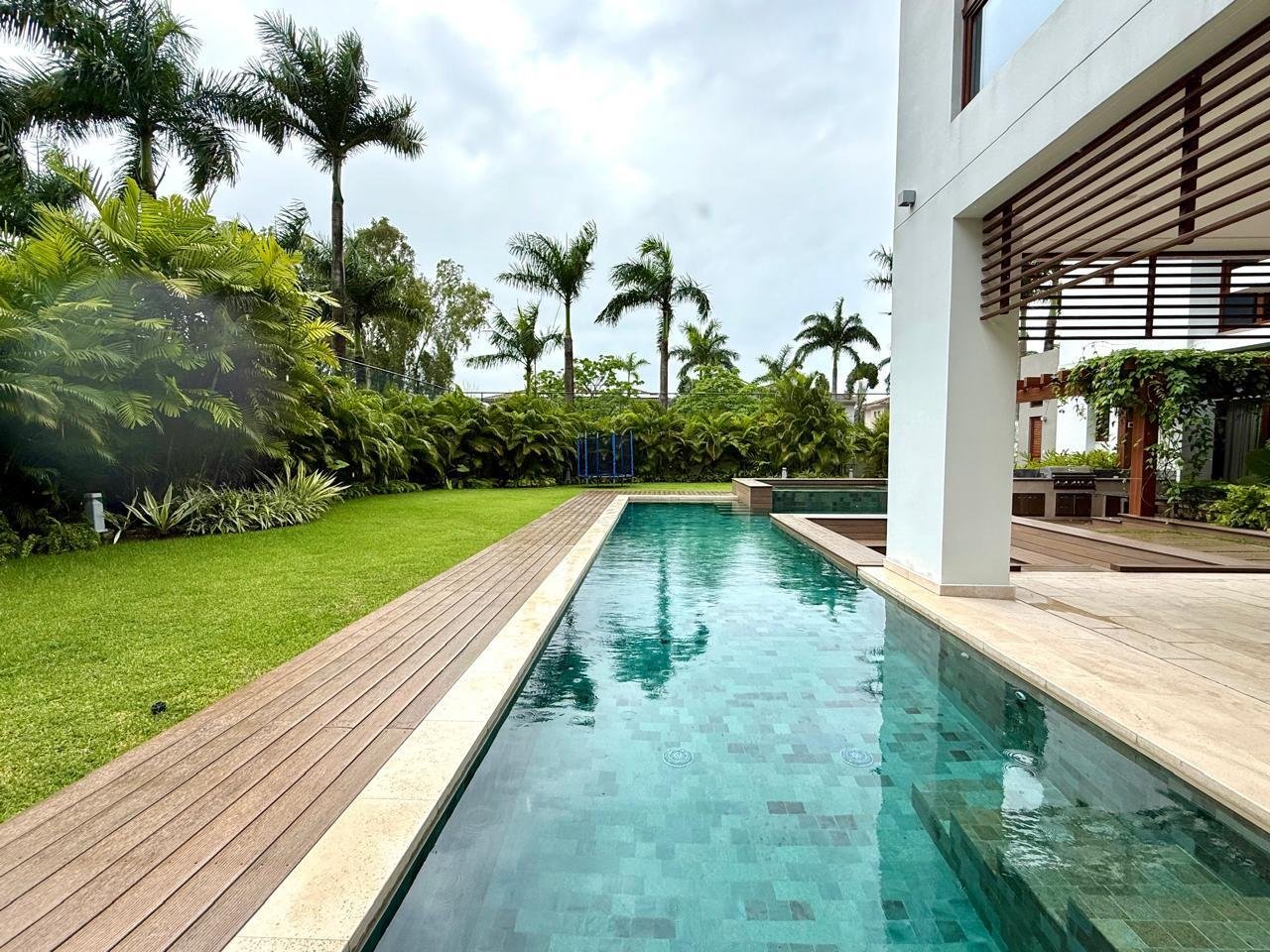 Balmoral Villa with Solar Power, Costa del Este - Gallery image 8