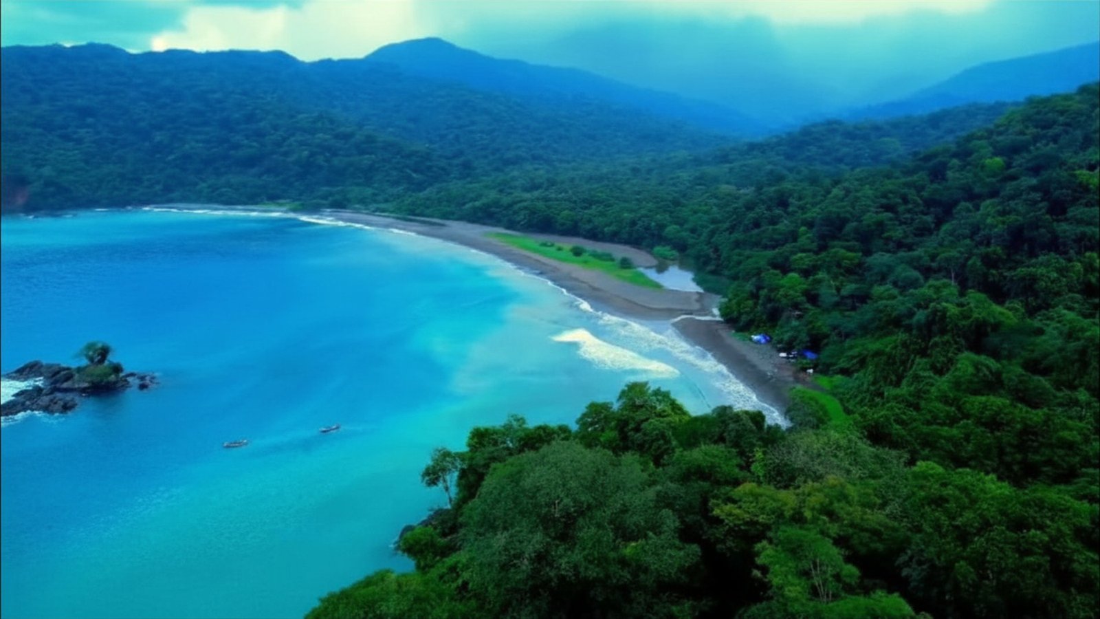 820-Hectare Oceanfront Land at Pinas Bay, Darien - Gallery image 3