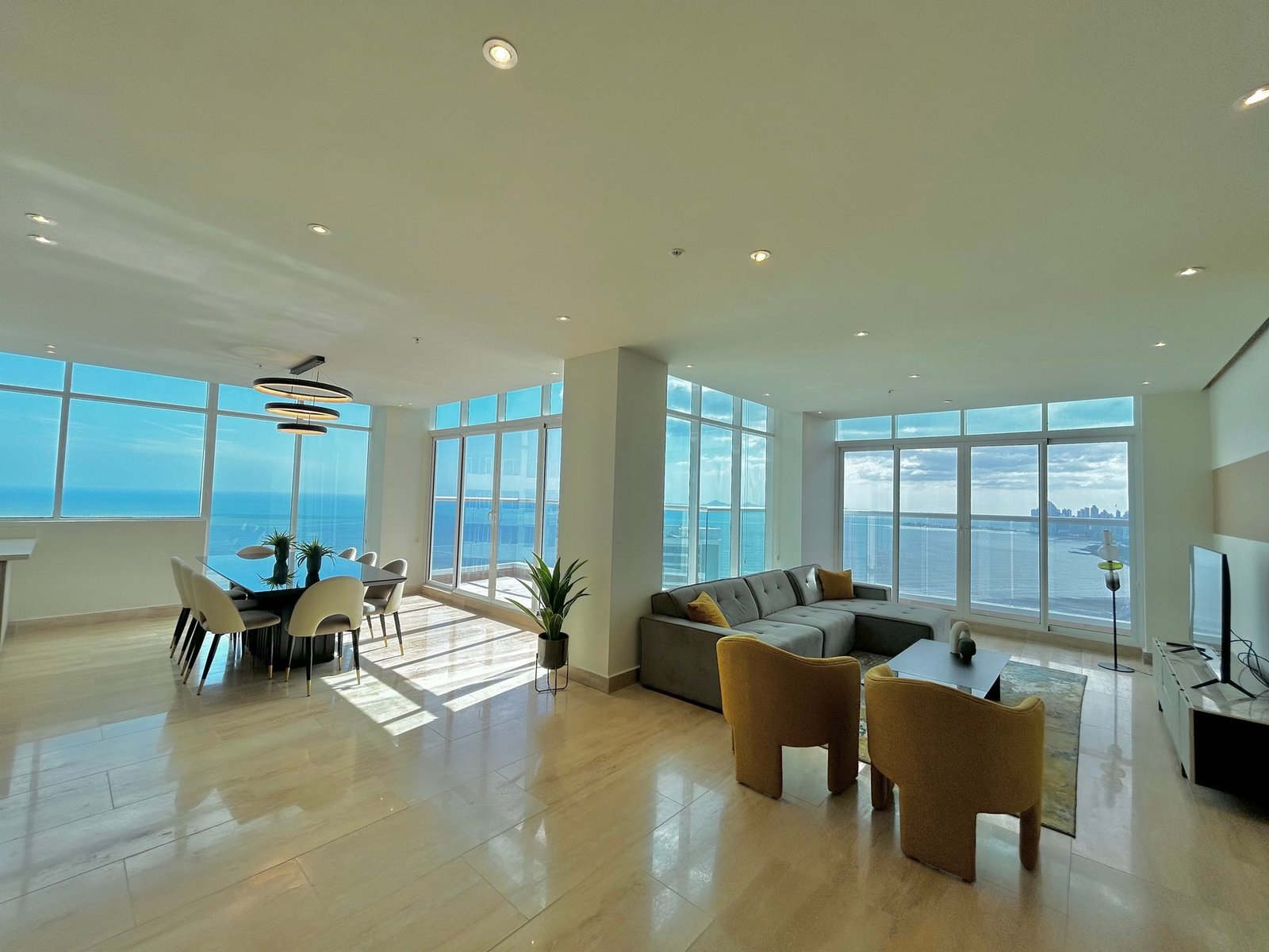 Furnished Duplex Penthouse at The Regent, Costa del Este - Gallery image 11