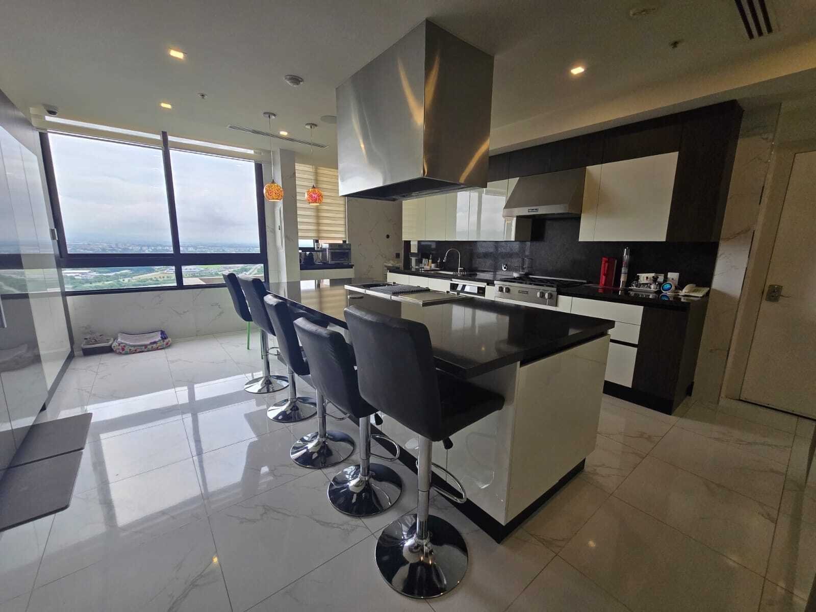 Duplex Penthouse with Rooftop at PH La Vista, Santa Maria - Gallery image 12
