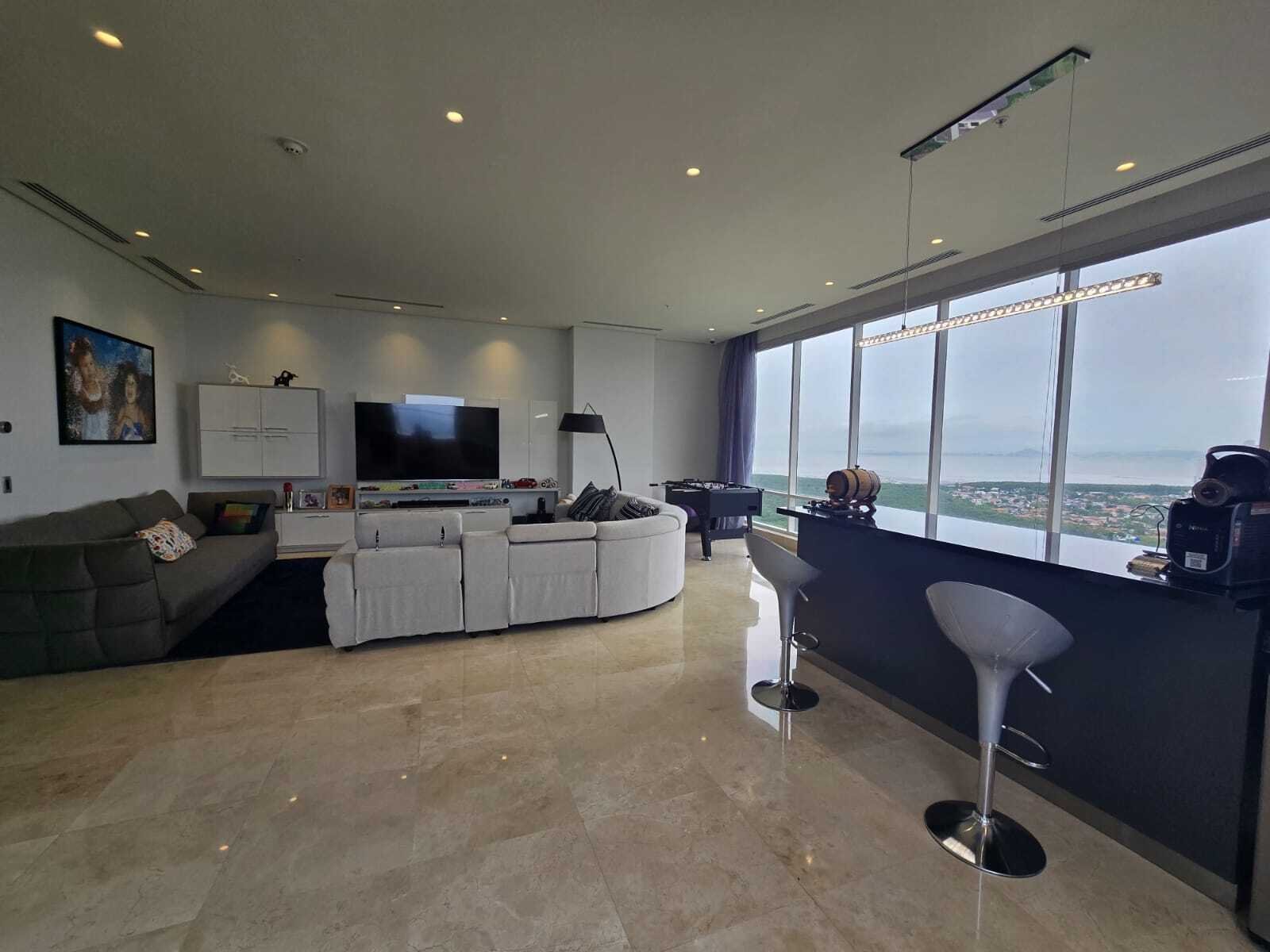 Duplex Penthouse with Rooftop at PH La Vista, Santa Maria - Gallery image 16