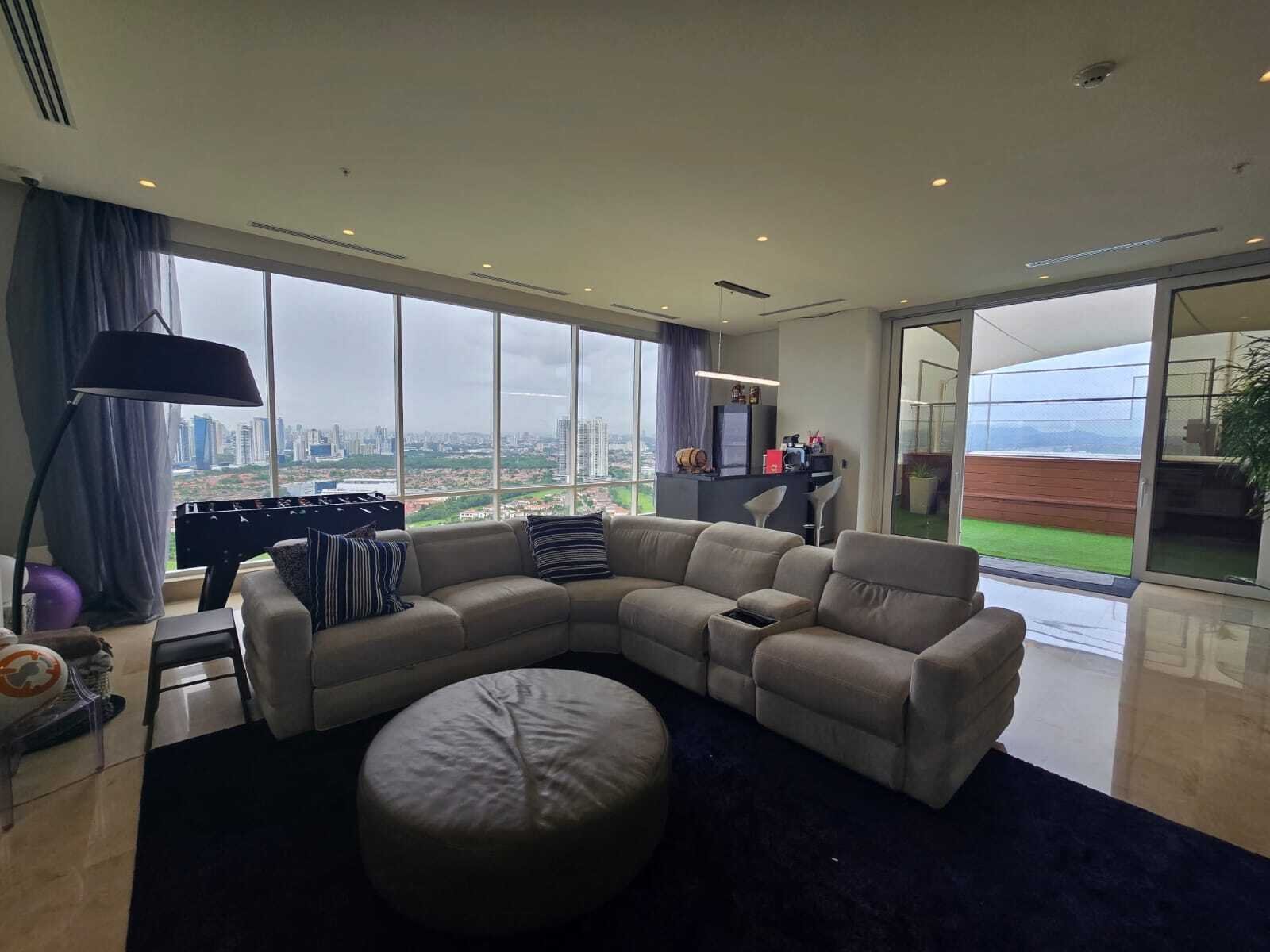 Duplex Penthouse with Rooftop at PH La Vista, Santa Maria - Gallery image 19