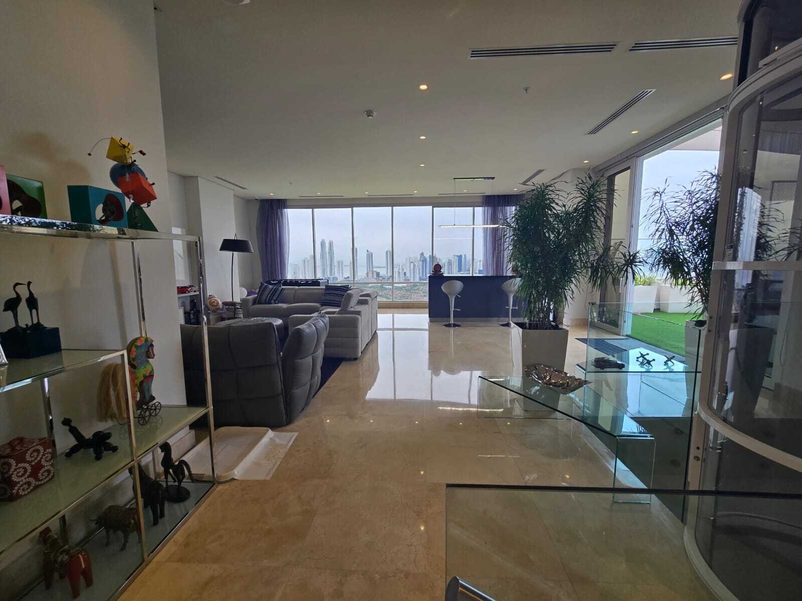 Duplex Penthouse with Rooftop at PH La Vista, Santa Maria - Gallery image 31