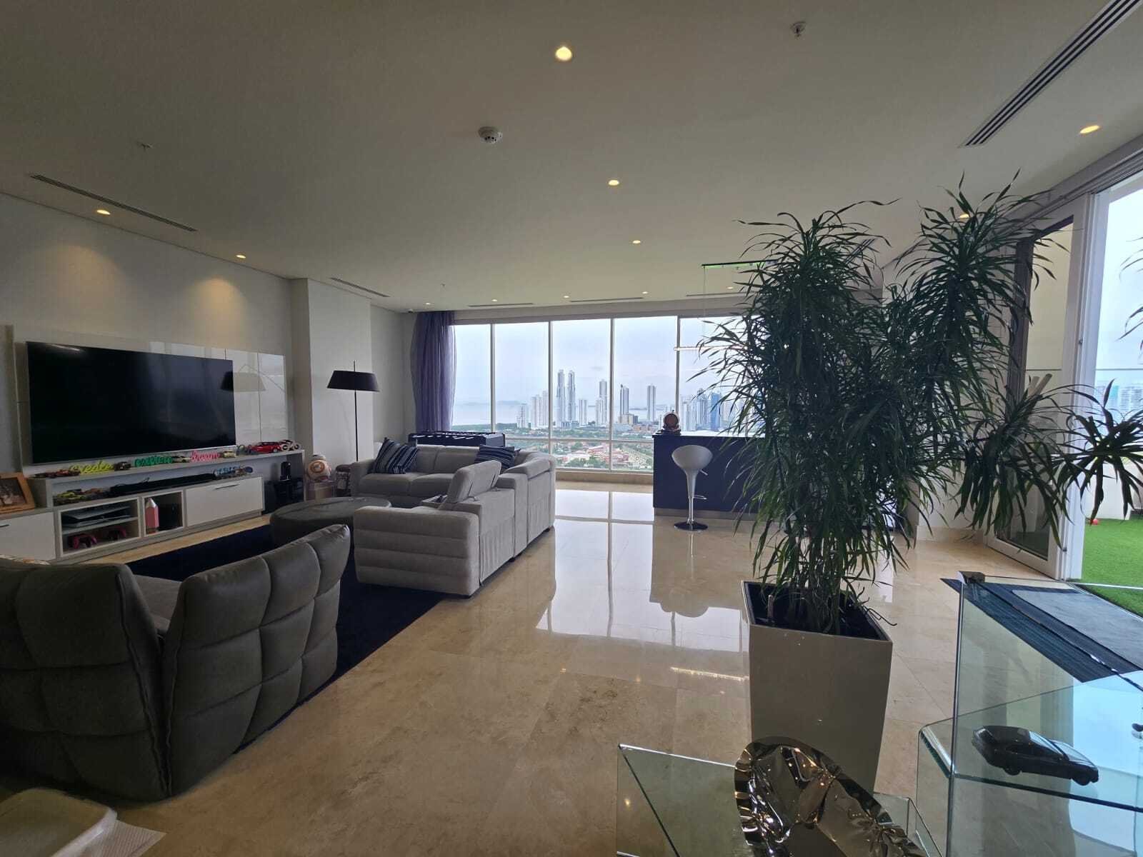 Duplex Penthouse with Rooftop at PH La Vista, Santa Maria - Gallery image 32
