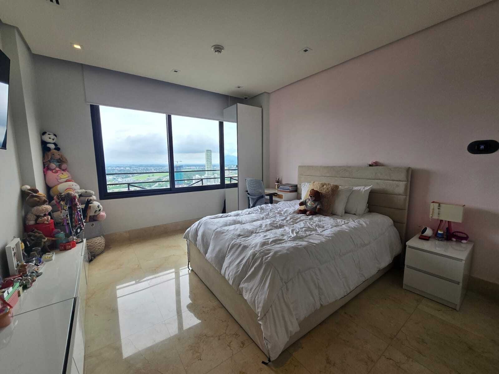 Duplex Penthouse with Rooftop at PH La Vista, Santa Maria - Gallery image 34