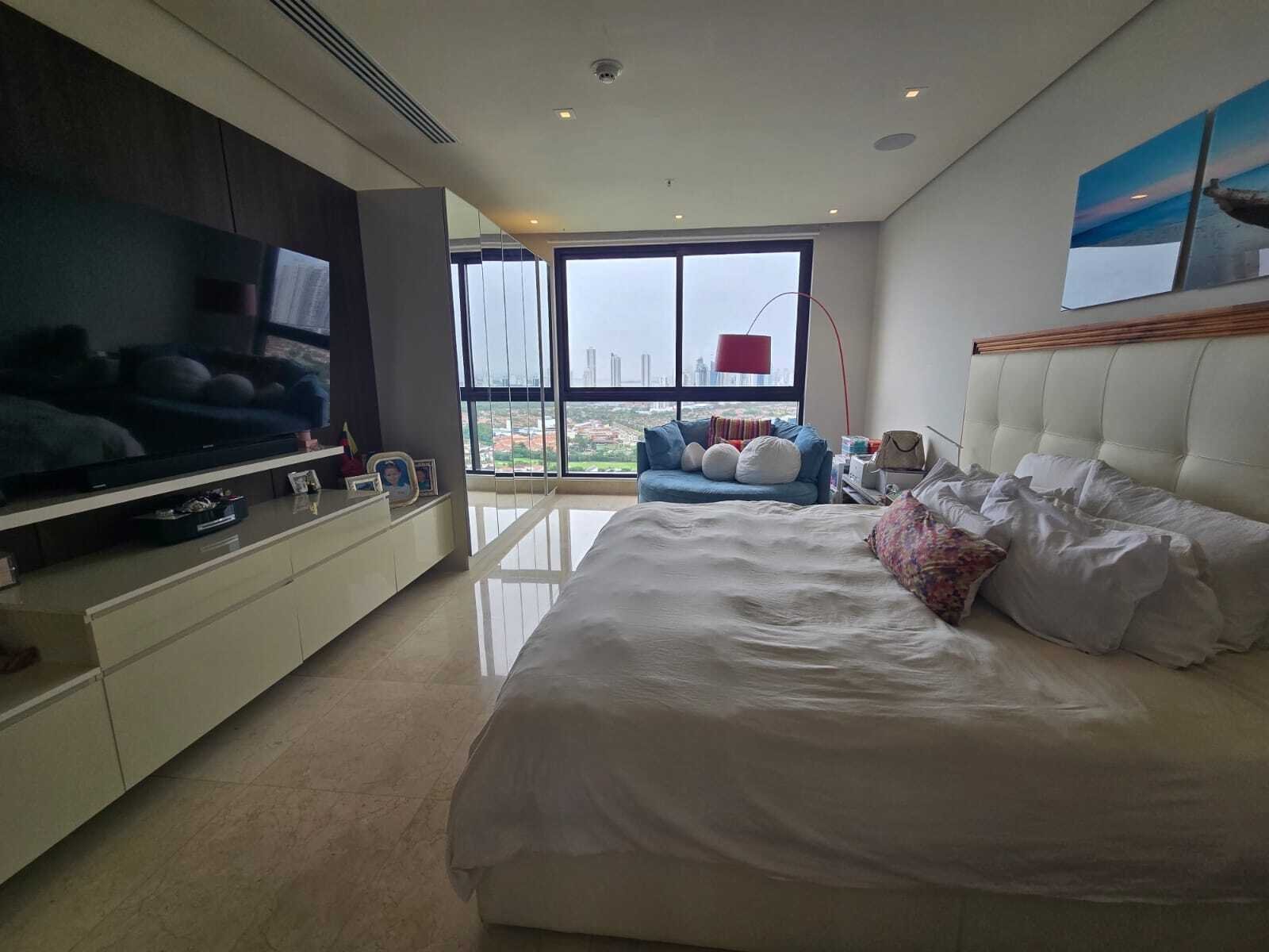 Duplex Penthouse with Rooftop at PH La Vista, Santa Maria - Gallery image 35