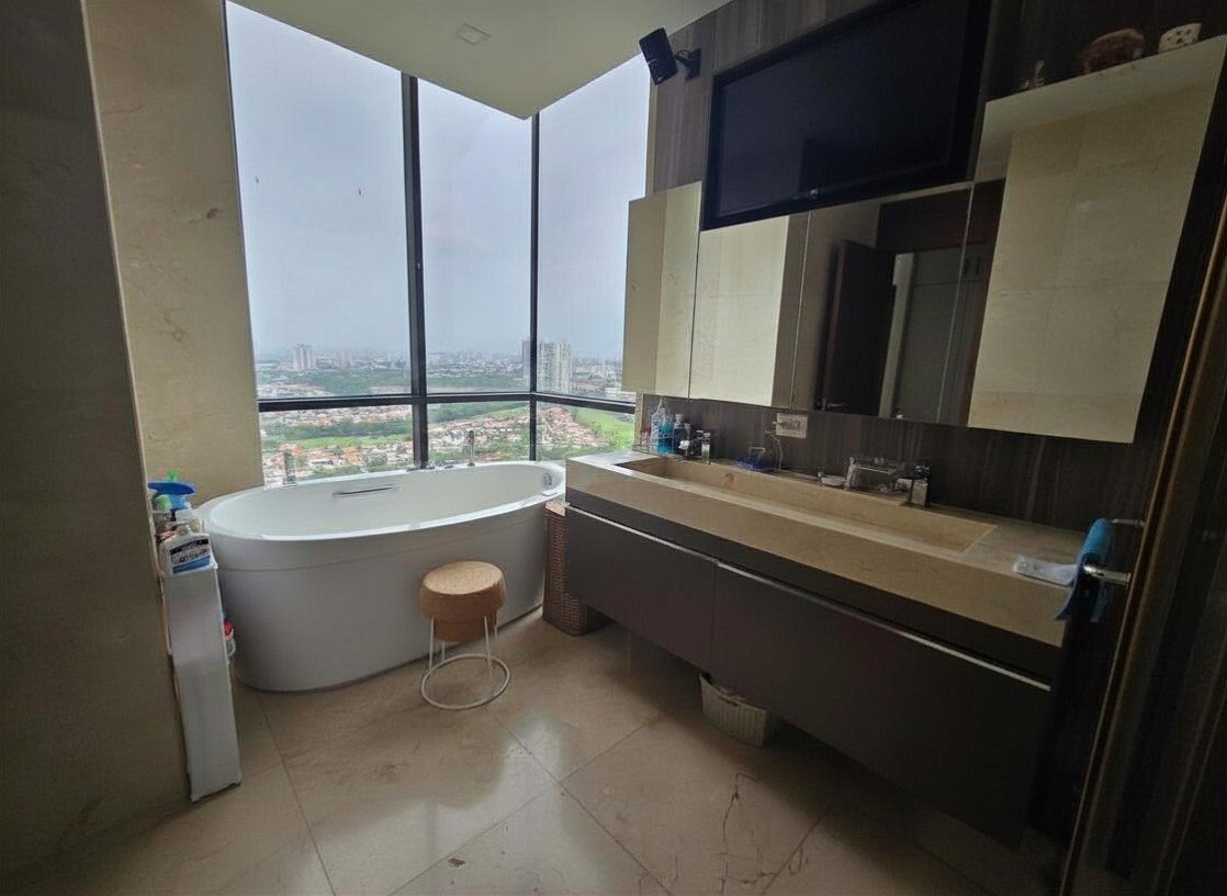 Duplex Penthouse with Rooftop at PH La Vista, Santa Maria - Gallery image 44